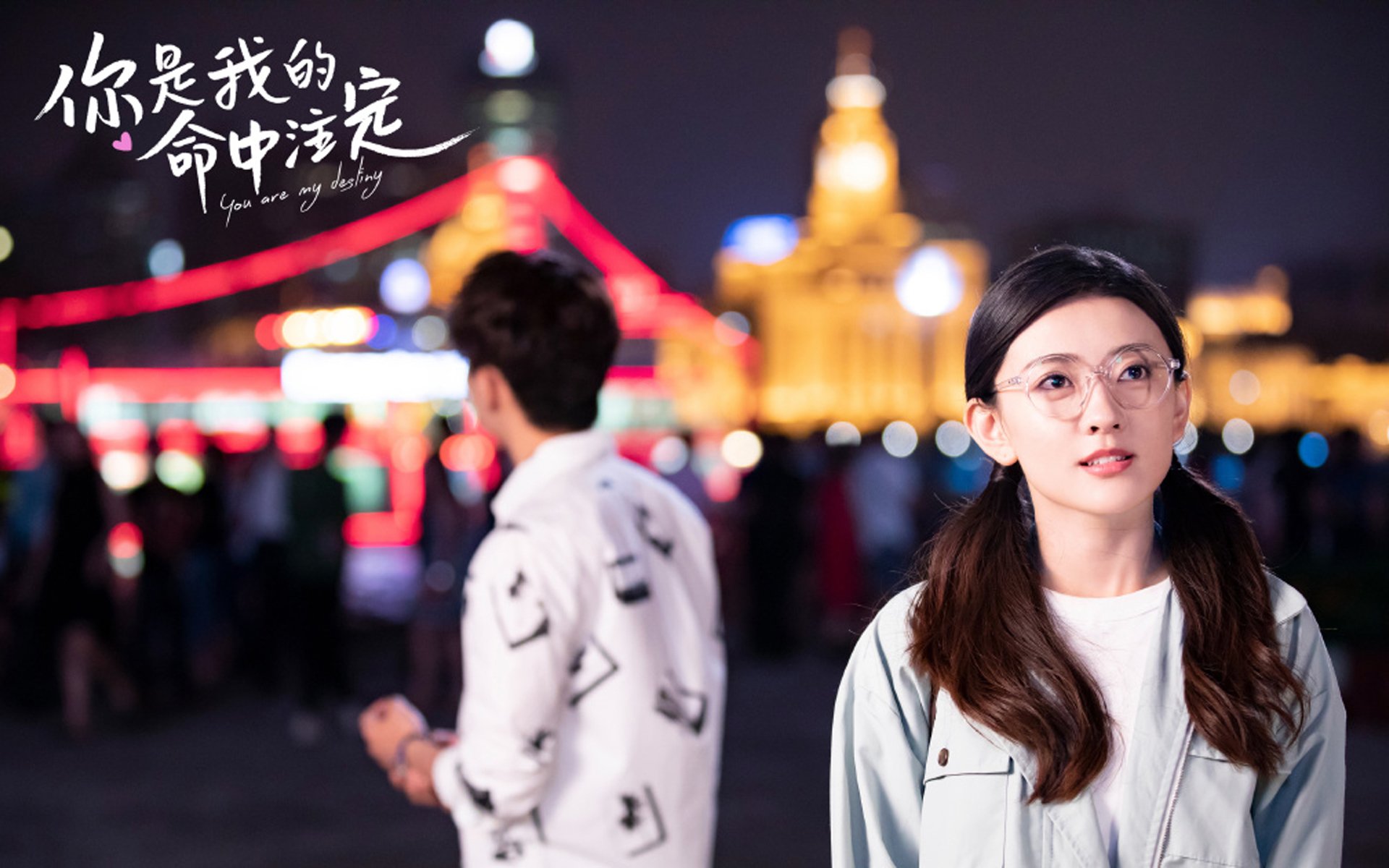 《直播热潮：百万观众在线观看电竞决赛》，电竞现场直播