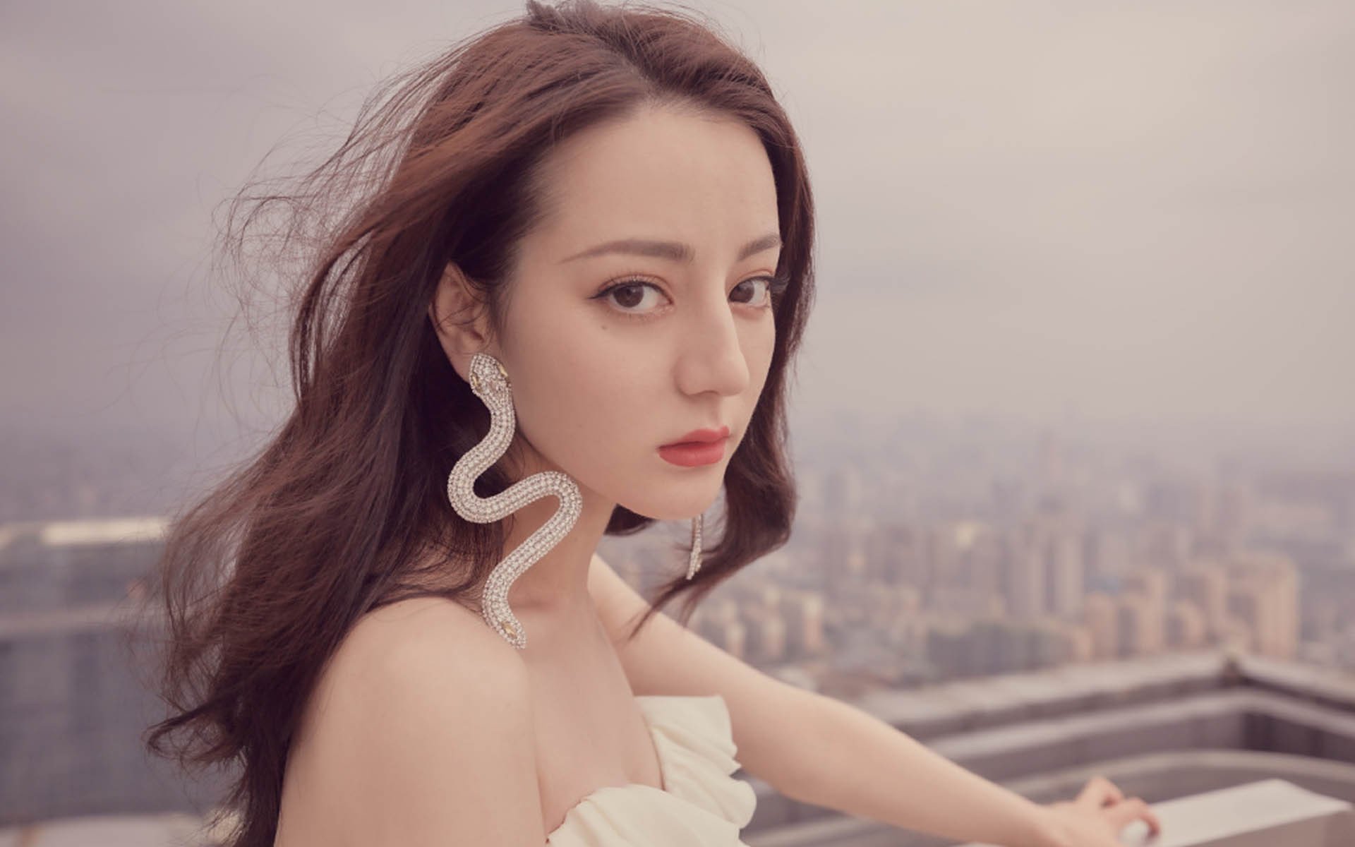 中场创造力对比赛节奏控制的核心作用，中场如何控制比赛节奏