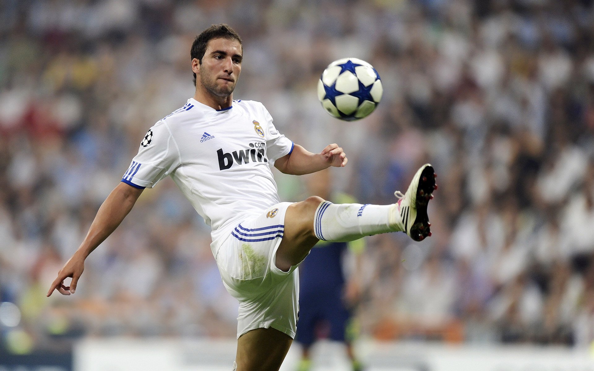 九游登录中心-法甲：巴黎圣日耳曼3-2险胜里昂，比赛中多次精彩突破，法国杯巴黎圣日耳曼vs里昂